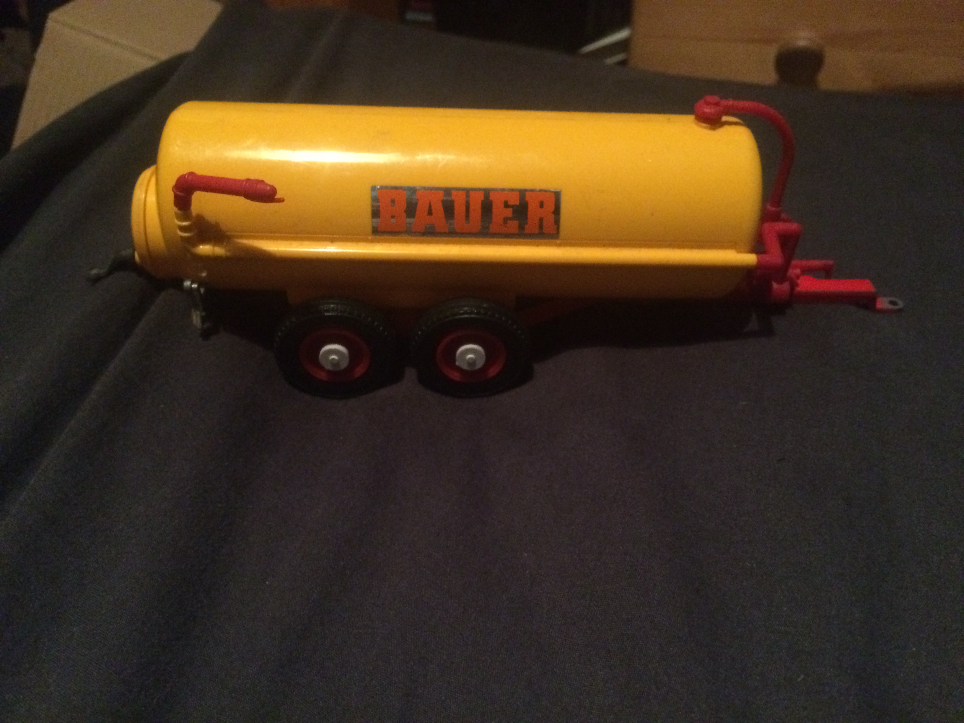 Could somebody tell me about this model Britains Farm Models The