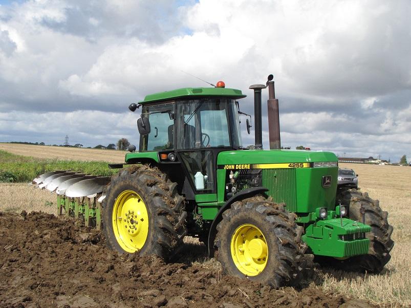 Tracteur Jouet JOHN DEERE 4450 EU Spec - Réplique Détaillée 4WD, échelle 1:32